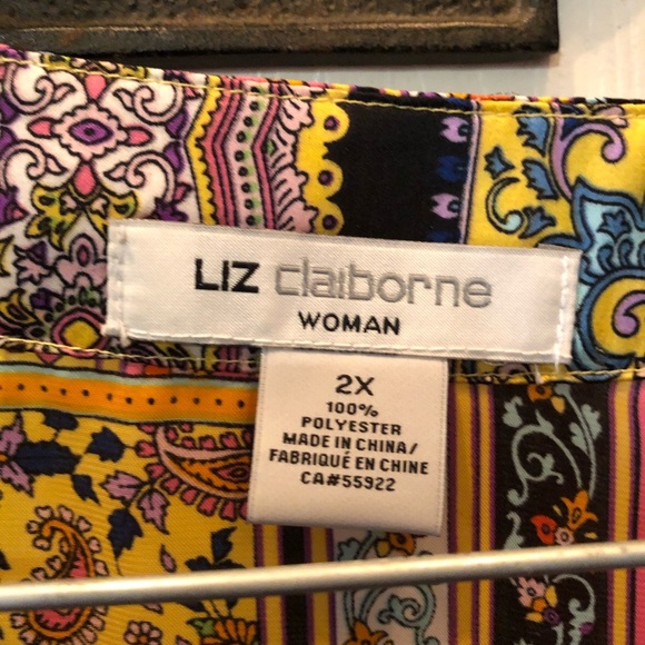 🤩🎊Host Pick🎊 - Mixed Pattern Liz Claiborne Top - Picture 2 of 4